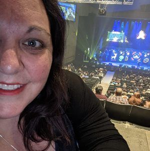 Meet your Posher, Sari